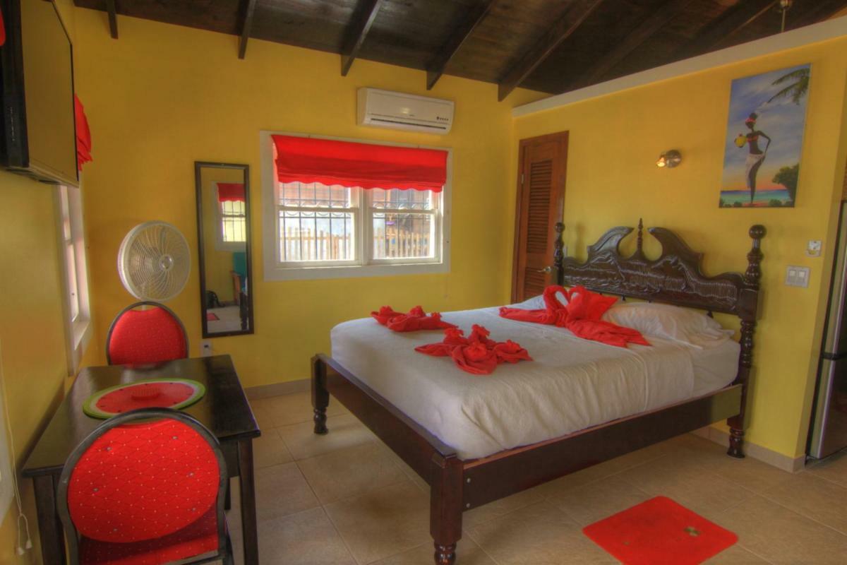 The White Horse Inn - Hopkins Village Beach Belize 外观 照片